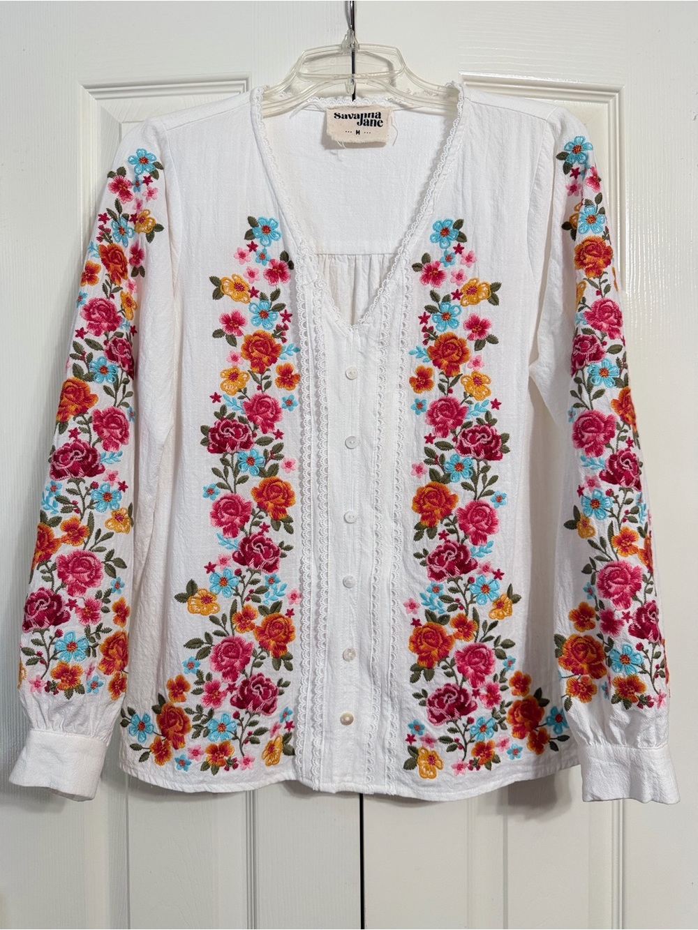 Savanna Jane White Embroidered Floral Blouse Size Medium